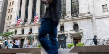 Jim Cramer's top 10 things to watch in the stock market Monday