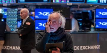 Stock market, S&P 500 drop over slow economy concerns 