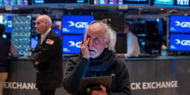 Stock market, S&P 500 drop over slow economy concerns 