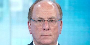 ‘A Safer Bet’—BlackRock CEO Issues Huge $952 Billion Bitcoin Price Warning To The U.S. Dollar