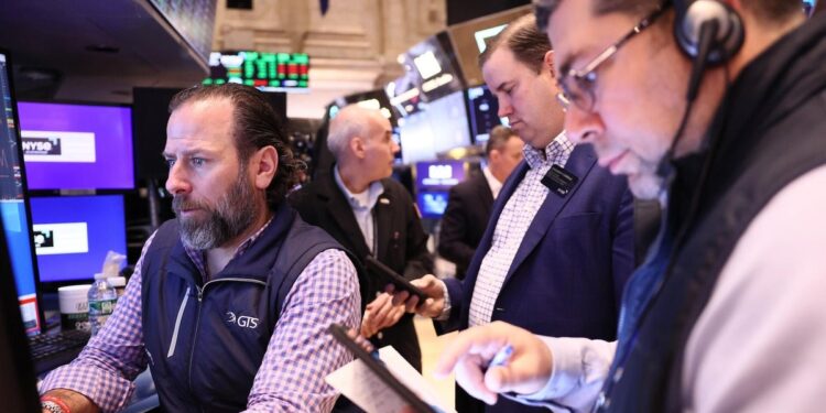 Stock market suffers another wipeout over inflation and tariff fears