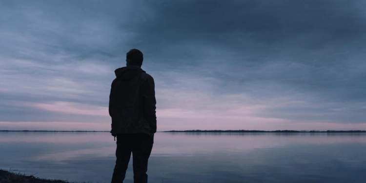 42-year-old salaried man struggles with ₹62 lakh debt after stock market losses: 'I’ve lost all hope' | Trending