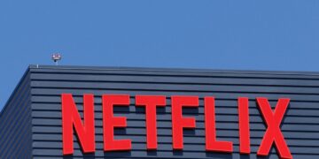 Netflix signals confidence with upbeat revenue outlook