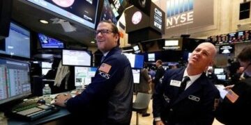 Stocks Decline Pre-Bell as Investors Brace For Big Tech Earnings, Key Economic Data