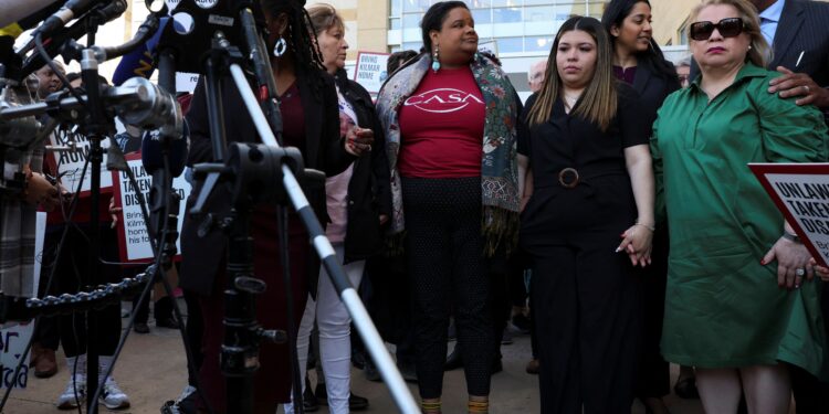 Judge orders Trump officials to testify about efforts to return wrongly deported man