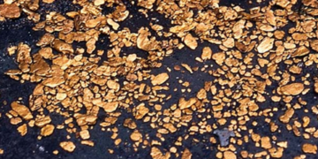 Record gold prices help keep China’s copper smelters going despite losses