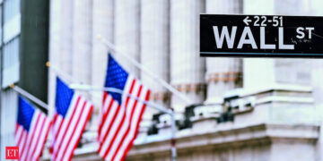 dow jones drops today: US stock market plunges as Trump’s tariff threats shake global markets – Dow Jones drops 500 points, S&P 500 falls 1%, Nasdaq sinks 2%, tech stocks Slide, gold surges 20% amid recession fears