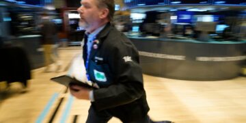 Stock market shudders for second straight day as China strikes back against Trump tariffs