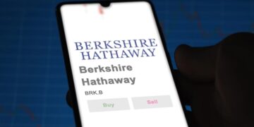 Berkshire Hathaway Gains Defy Stock Market Slump