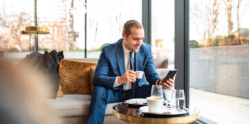 Better Buy Right Now With $2,000: Bitcoin or Solana?