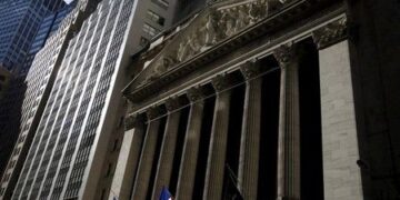 US Equity Indexes Advance as Trump Unveils UK Trade Deal Ahead of Crucial China Tariff Talks