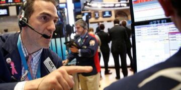 Equities Advance After Jobs Data; Wall Street Notches Back-to-Back Weekly Gains