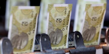 Rupee to slip at open on Chinese yuan-led Asia FX weakness