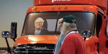 Buffett's quotes from Berkshire meeting: Trade, opportunities, United States