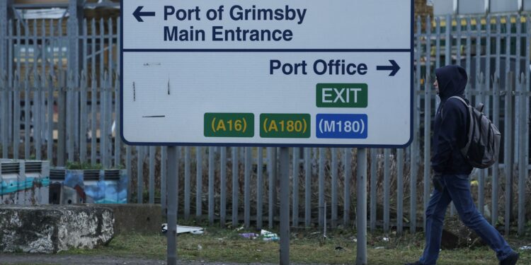 US, UK make headway on trade pact, British official says