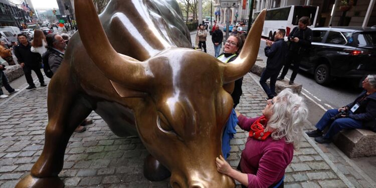 Stocks' best winning streak since 2004 hasn't 'alleviated' Wall Street's worries