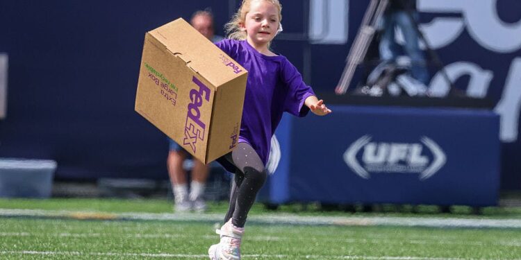 FedEx’s quarterly report is exactly what you don’t want to see in the upcoming earnings season