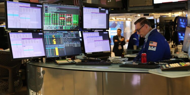 Stock Market Earnings-Revision Breadth Is Secret Weapon Powering Highs