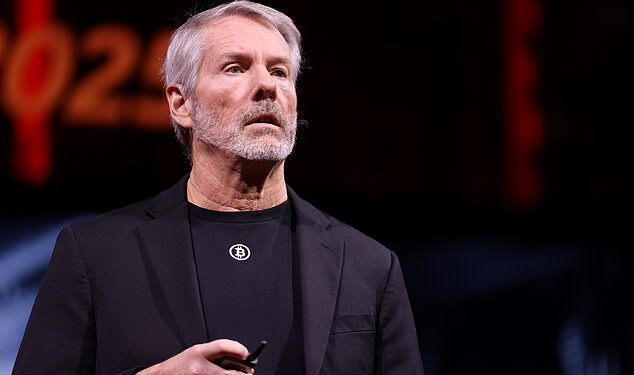 Wall Street rocked by heavyweight slugfest as investment titan bets the house against rival's $100BN company