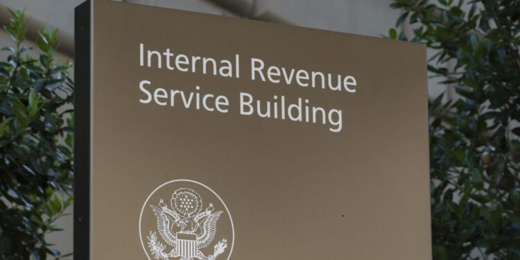 Bitcoin and crypto investors hit with flood of IRS letters, say tax experts