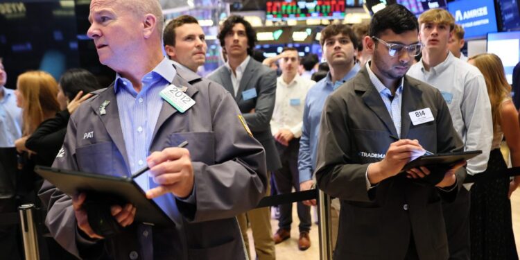 Stock market today: S&P 500, Nasdaq eye fresh highs as futures rise