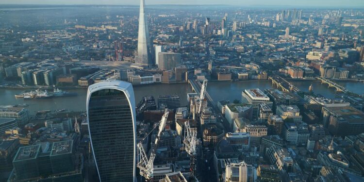 UK cuts stock market red tape in bid to aid Chancellor’s growth plans