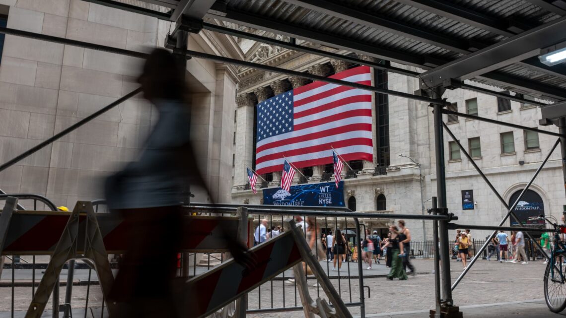 Jim Cramer's top 10 things to watch in the stock market Friday