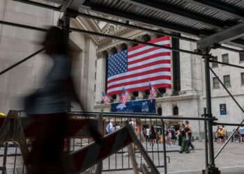 Jim Cramer's top 10 things to watch in the stock market Friday