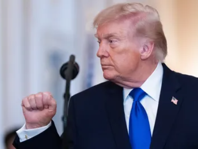 Stock market hits record highs, inflation 'plummets,' America is entering a 'golden age'; dissatisfied with court rulings, continues to emphasize 'replacing income tax with tariffs'; large tech companies need to build their own