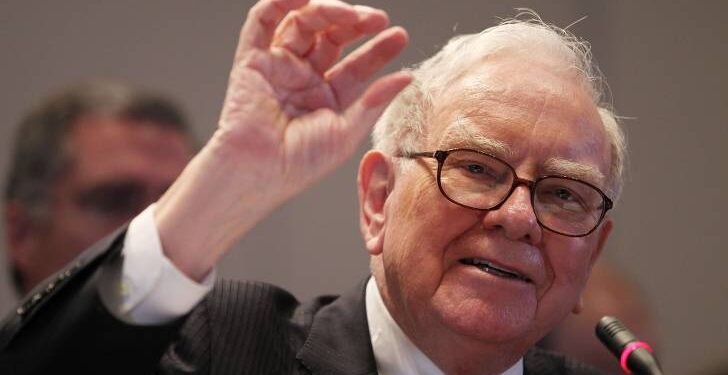 US stock market volatility is ‘really nothing’ says Warren Buffett. How to invest like the Oracle when others want out