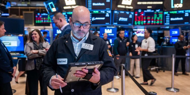 Futures Fall Amid Tariffs Uncertainty; Bitcoin Drops, Safe-Haven Gold Rises