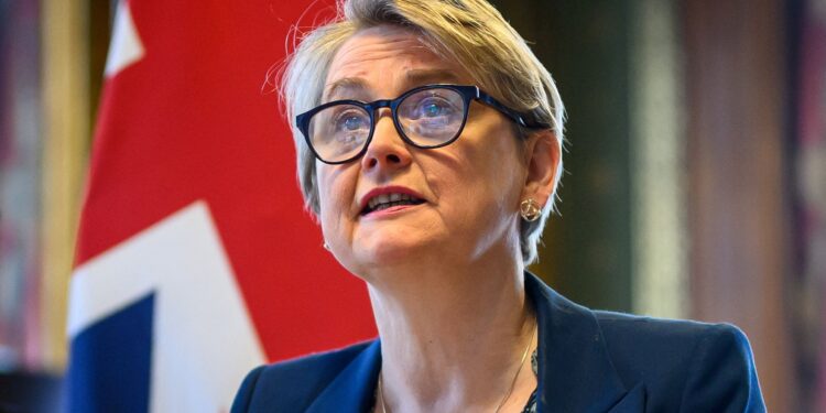 UK foreign minister due to visit China and India to discuss global issues