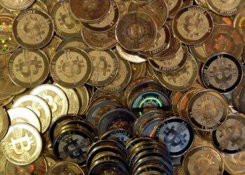 Quick-thinking clerk, Crestwood officer save woman from $7,000 Bitcoin scam