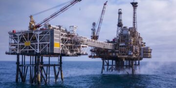 Oil prices: Trump threatens fresh strikes on Iran