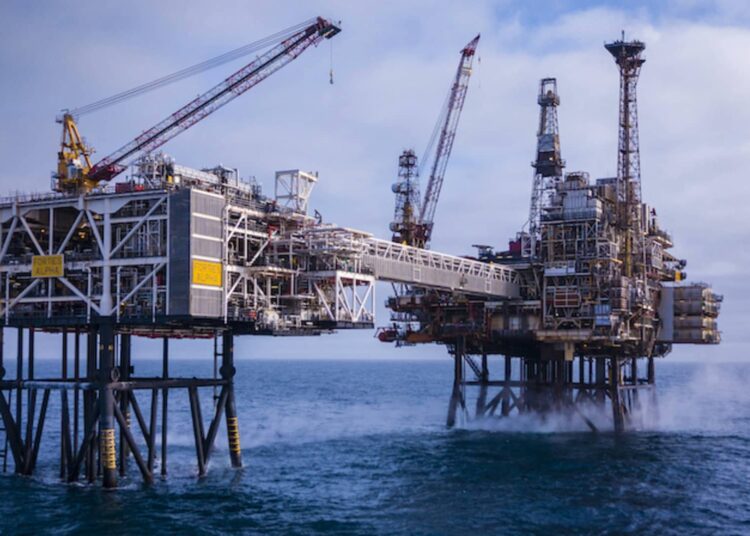 Oil prices: Trump threatens fresh strikes on Iran