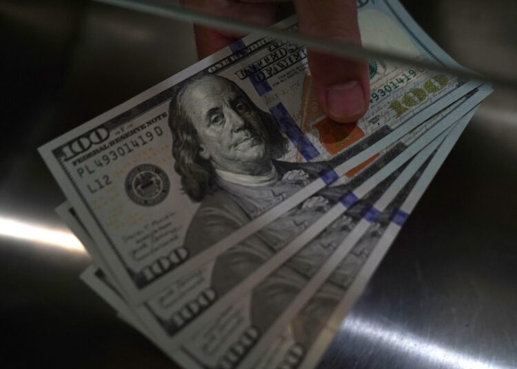 US dollar strengthens as hawkish Fed shift reshapes interest rate outlook