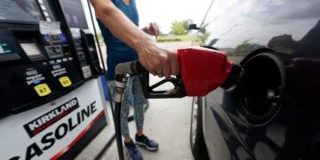 Oil and gas prices drop in time for Fourth of July driving