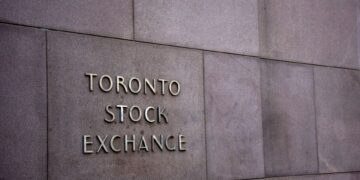 TSX rises as gold prices lift basic materials sector, U.S. markets move lower