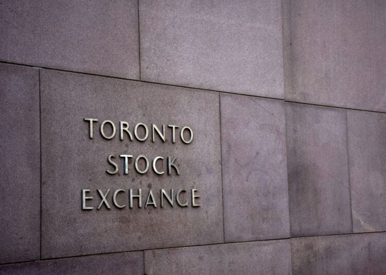 TSX rises as gold prices lift basic materials sector, U.S. markets move lower