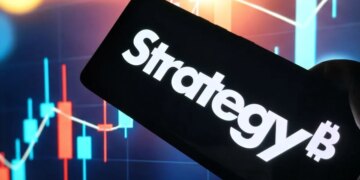 Strategy Valuation Drop Threatens Key Bitcoin Funding Engine