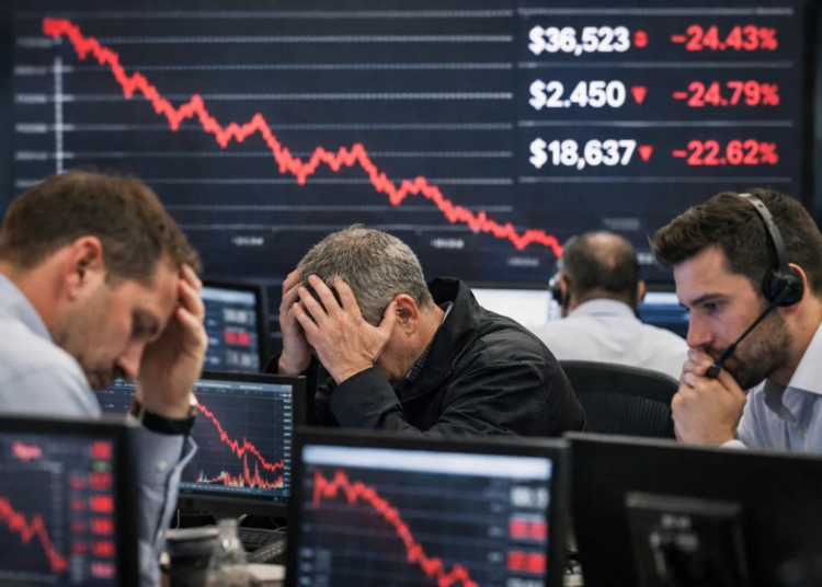 Why is the Crypto Market Crashing as US Indices Like Nasdaq 100, S&P 500 Surge?