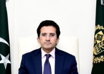Pakistan considers importing ‘cheaper’ oil and gas from Iran