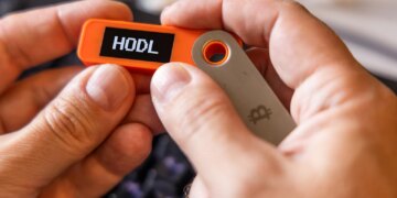 VanEck Bitcoin ETF: Fee Waiver Ends July 31 – Is It Worth Holding After?