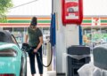 Oil prices start falling as Iran negotiations continue; gas prices are next: Expert