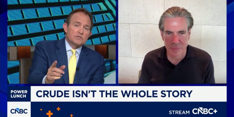 Carlyle's Jeff Currie: Watch gasoline and diesel prices, not just crude oil