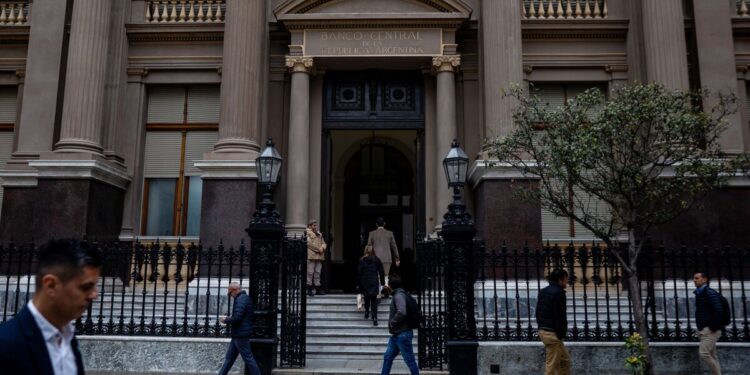 Argentina Extends $6 Billion in Repo Maturities Beyond Election
