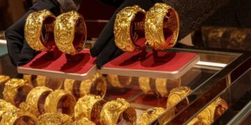 Gold holds steady as investors eye Middle East developments ahead of Fed rate decision