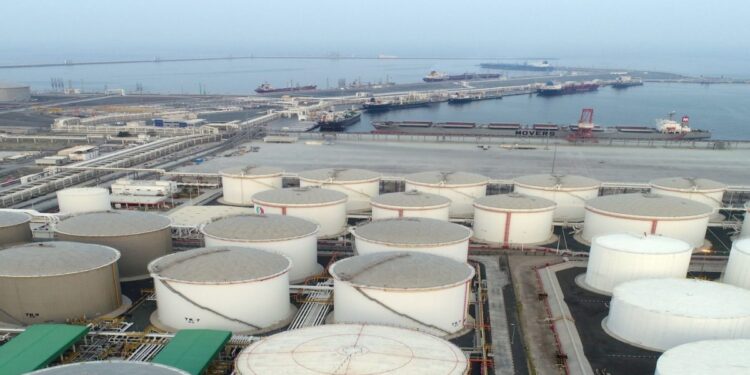 UAE Rewrites Offshore Oil Pricing To Capture Asian Markets