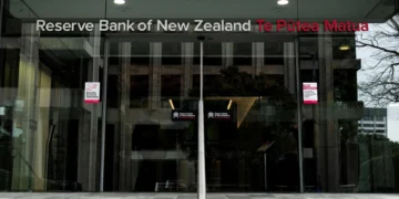 New Zealand’s central bank warns inflation could become persistent
