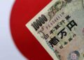 USD/JPY dips again with dollar under pressure after jobs data